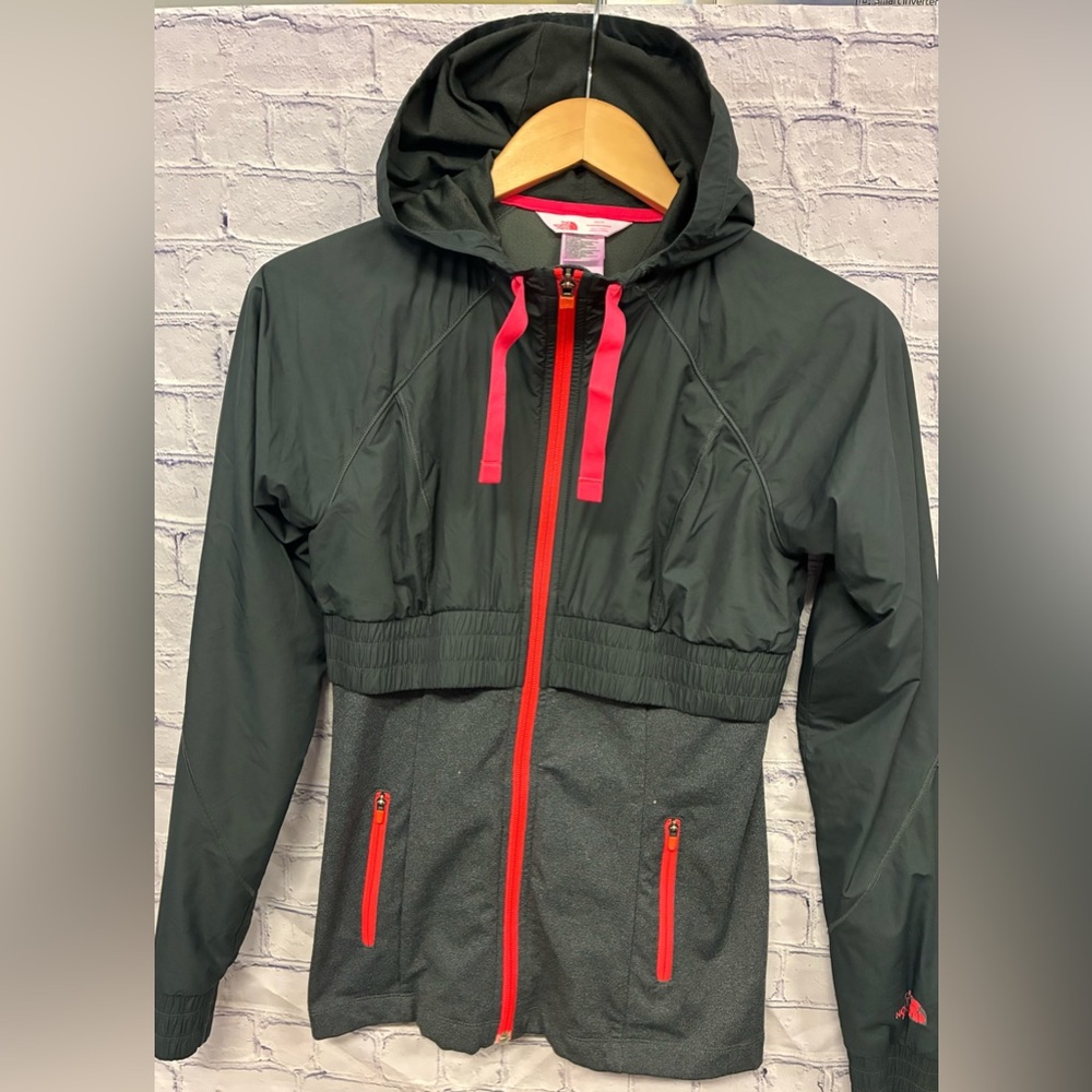 THE NORTH FACE women’s size XS running jacket